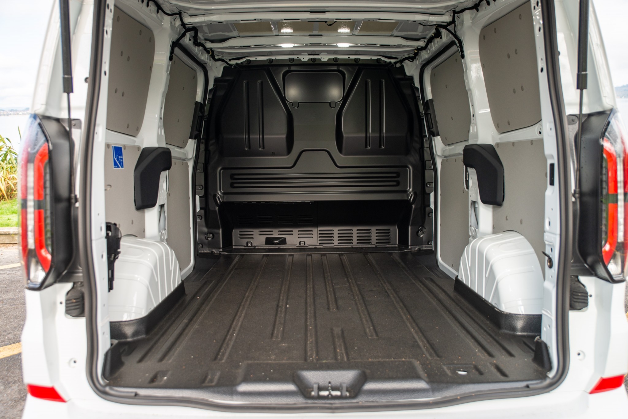 2025 Ford Transit Custom 320 Sport AWD