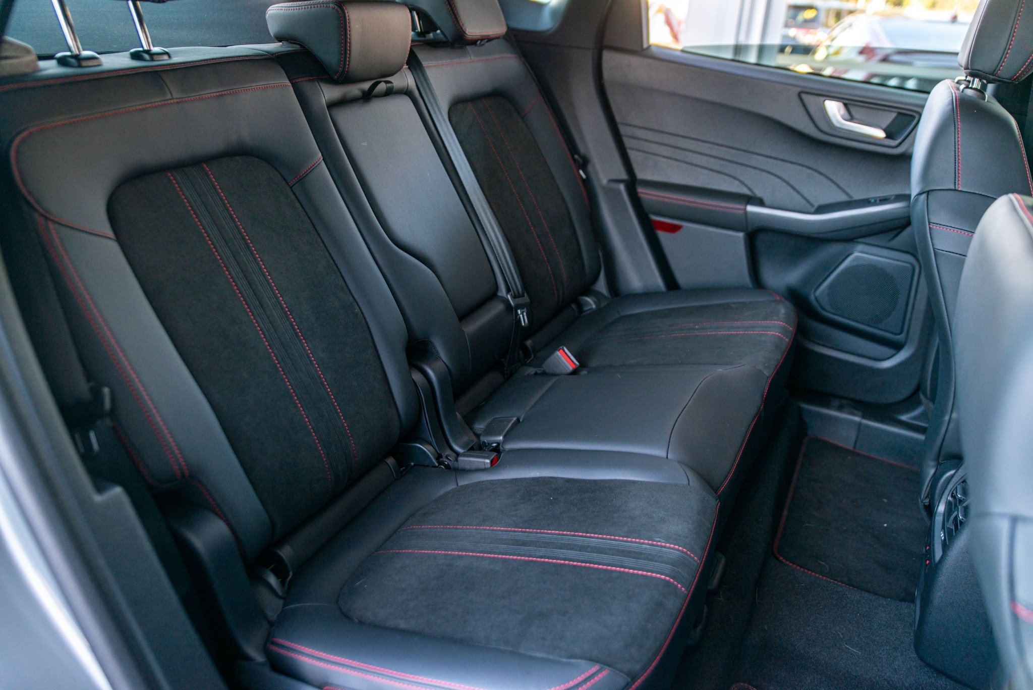 2025 Ford Escape St-Line X Awd Fhev 2