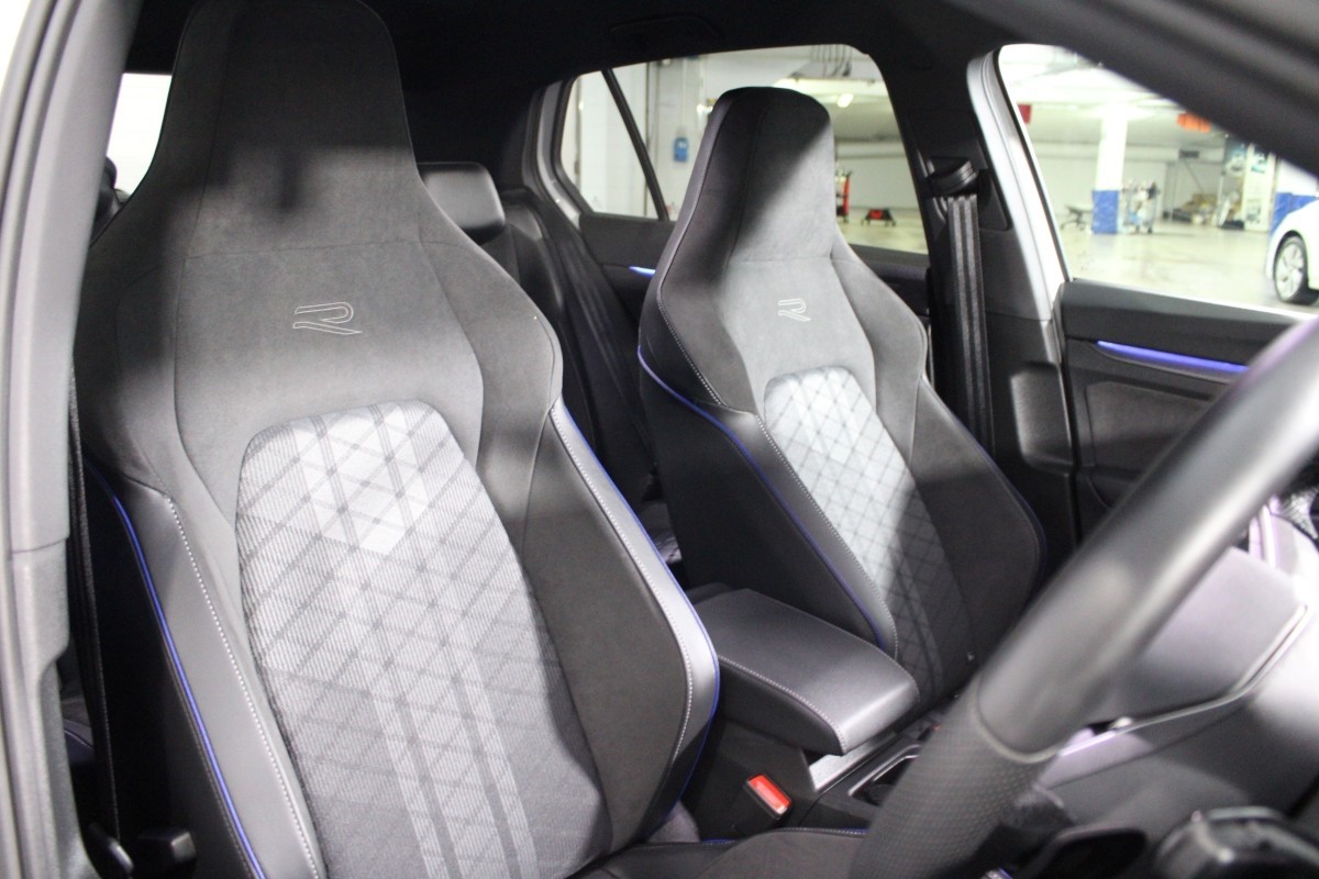 Volkswagen Golf 8.5 R-LINE