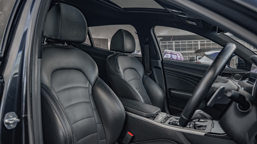 2021 Kia Stinger 8