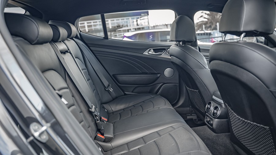 2021 Kia Stinger 15