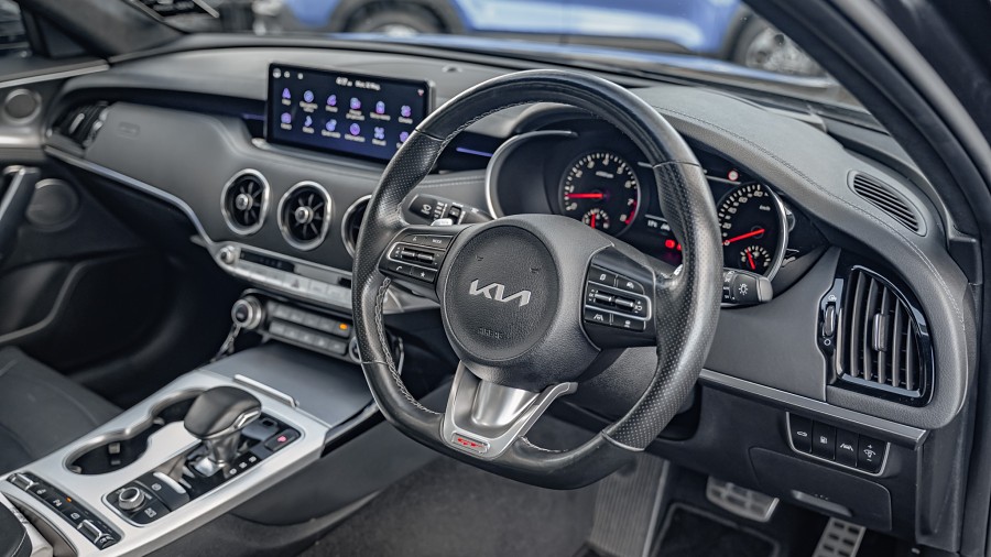 2021 Kia Stinger 9