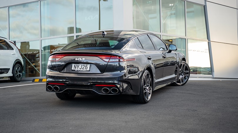 2021 Kia Stinger 2