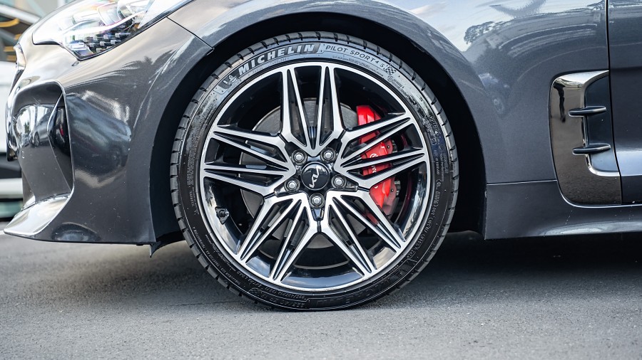 2021 Kia Stinger 6