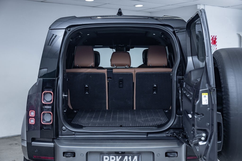Land Rover Defender 110 V8 5.0Pt/4Wd/8At