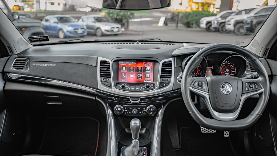 2017 Holden Commodore 10