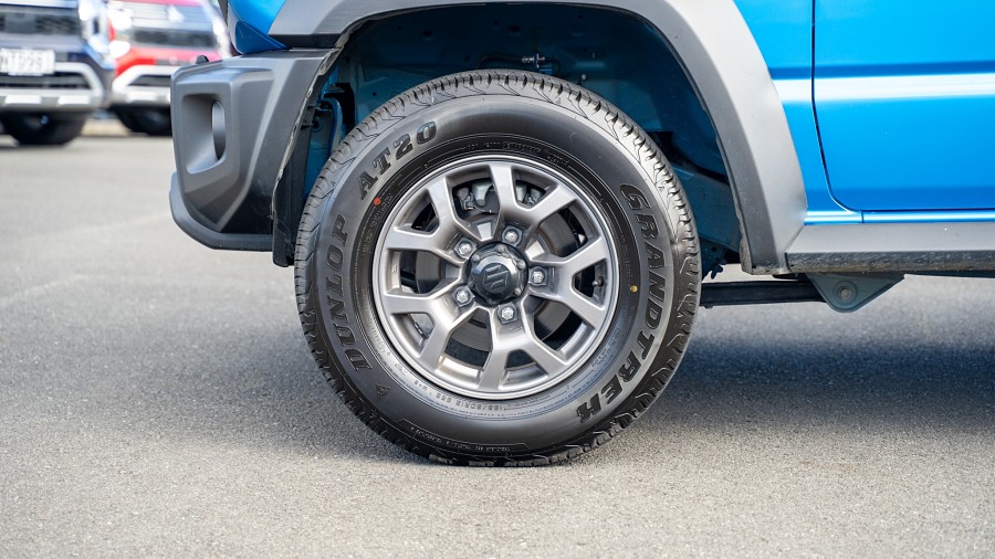 2024 Suzuki Jimny 6