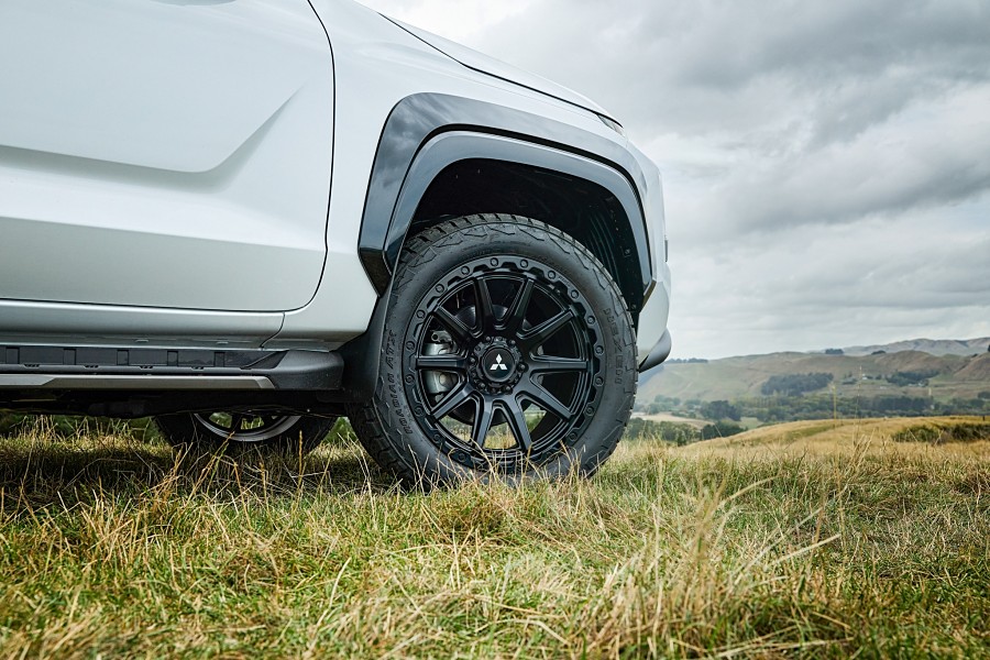 2025 Mitsubishi Triton 5