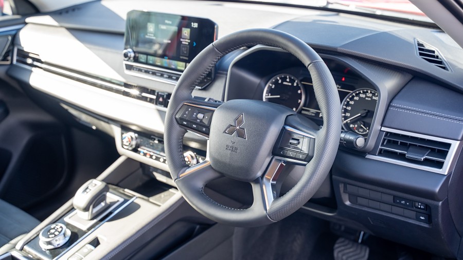2025 Mitsubishi Outlander 9