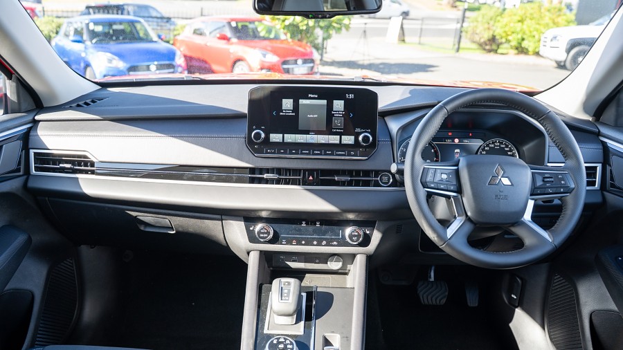 2025 Mitsubishi Outlander 10