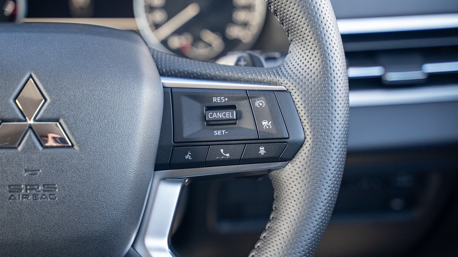 2025 Mitsubishi Outlander 14