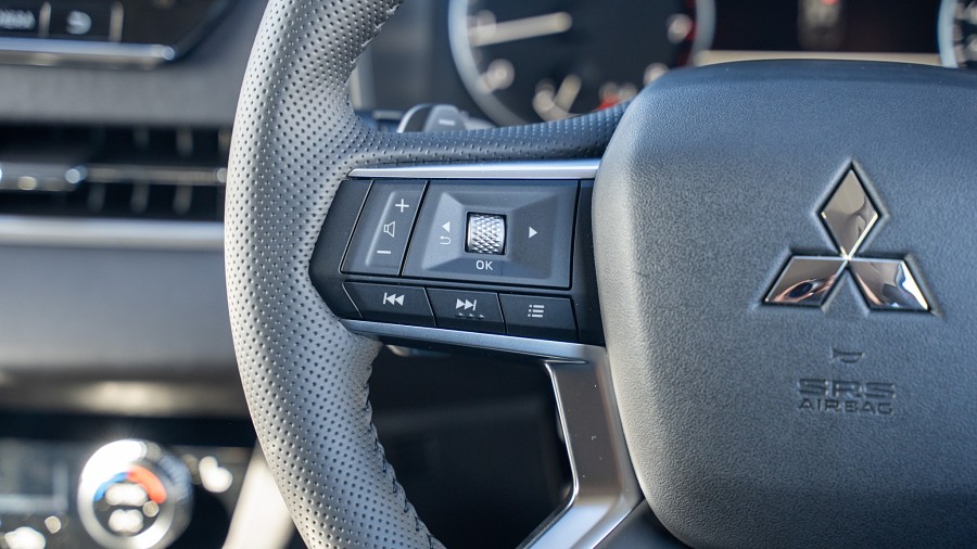 2025 Mitsubishi Outlander 13