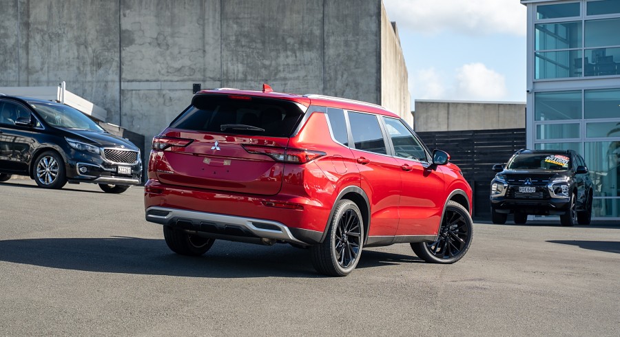 2025 Mitsubishi Outlander 2