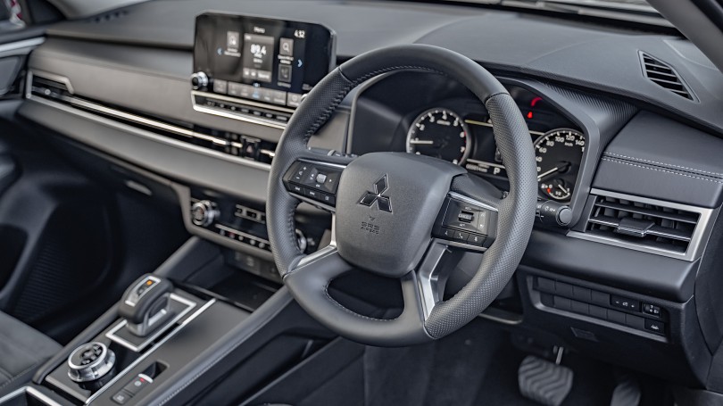 2025 Mitsubishi Outlander 9