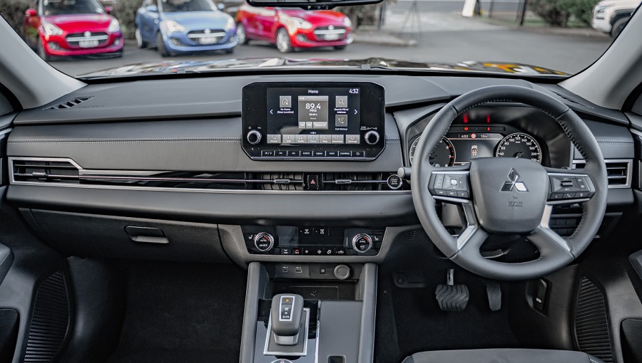 2025 Mitsubishi Outlander 10
