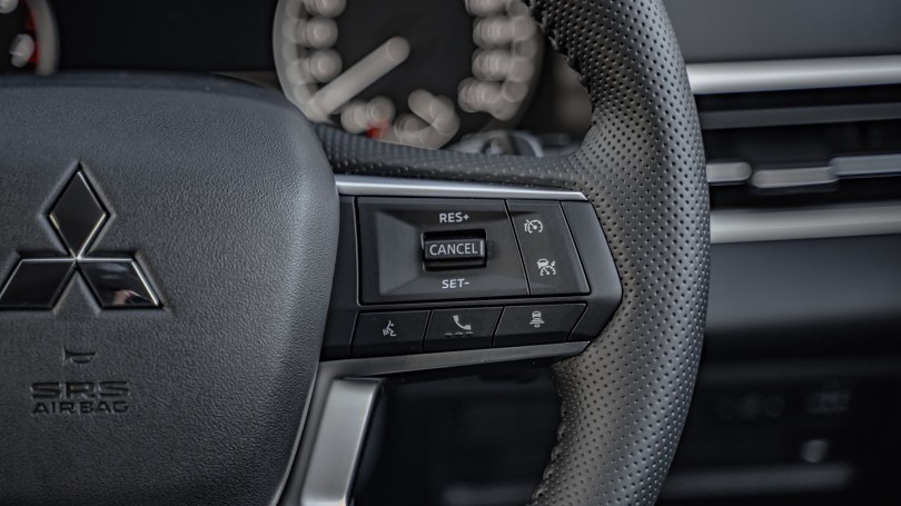 2025 Mitsubishi Outlander 14