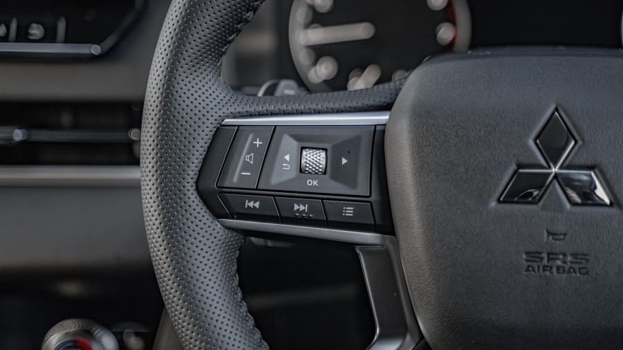 2025 Mitsubishi Outlander 13