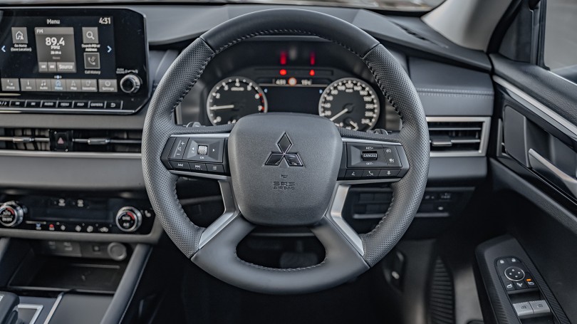 2025 Mitsubishi Outlander 11