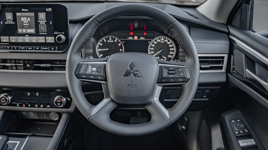 2025 Mitsubishi Outlander 11