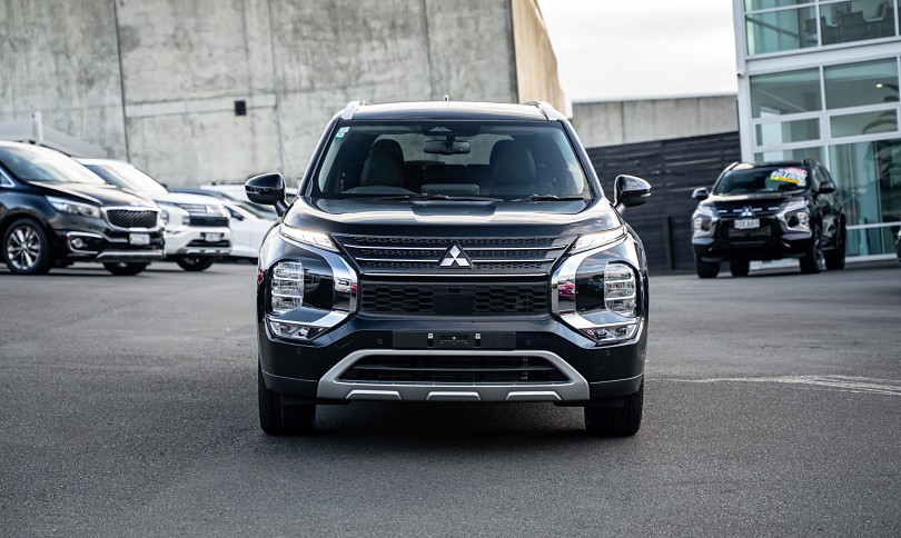 2025 Mitsubishi Outlander 3