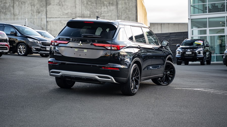 2025 Mitsubishi Outlander 2