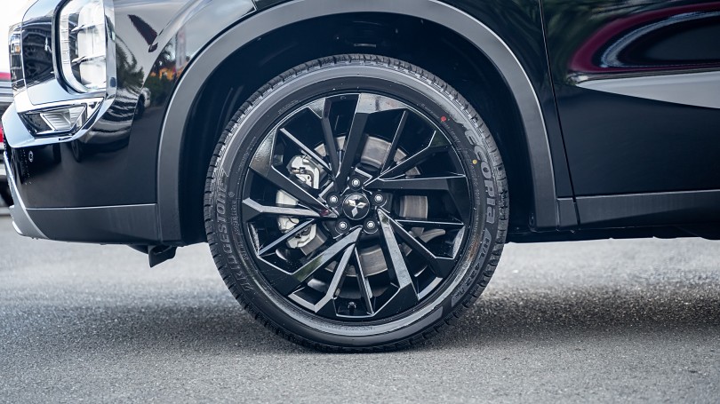 2025 Mitsubishi Outlander 6