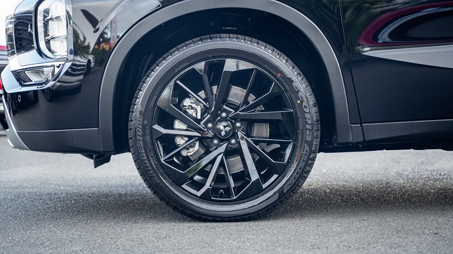 2025 Mitsubishi Outlander 6