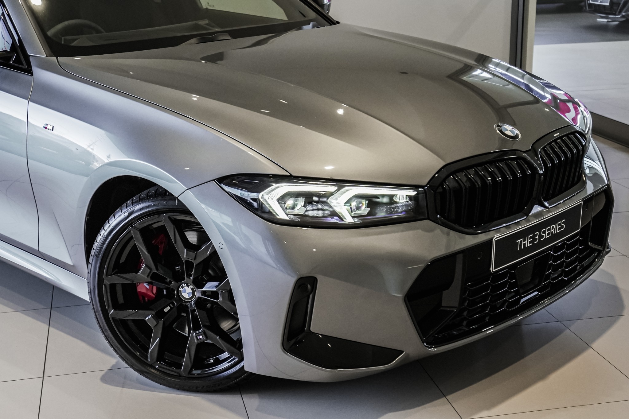BMW 320i Sedan