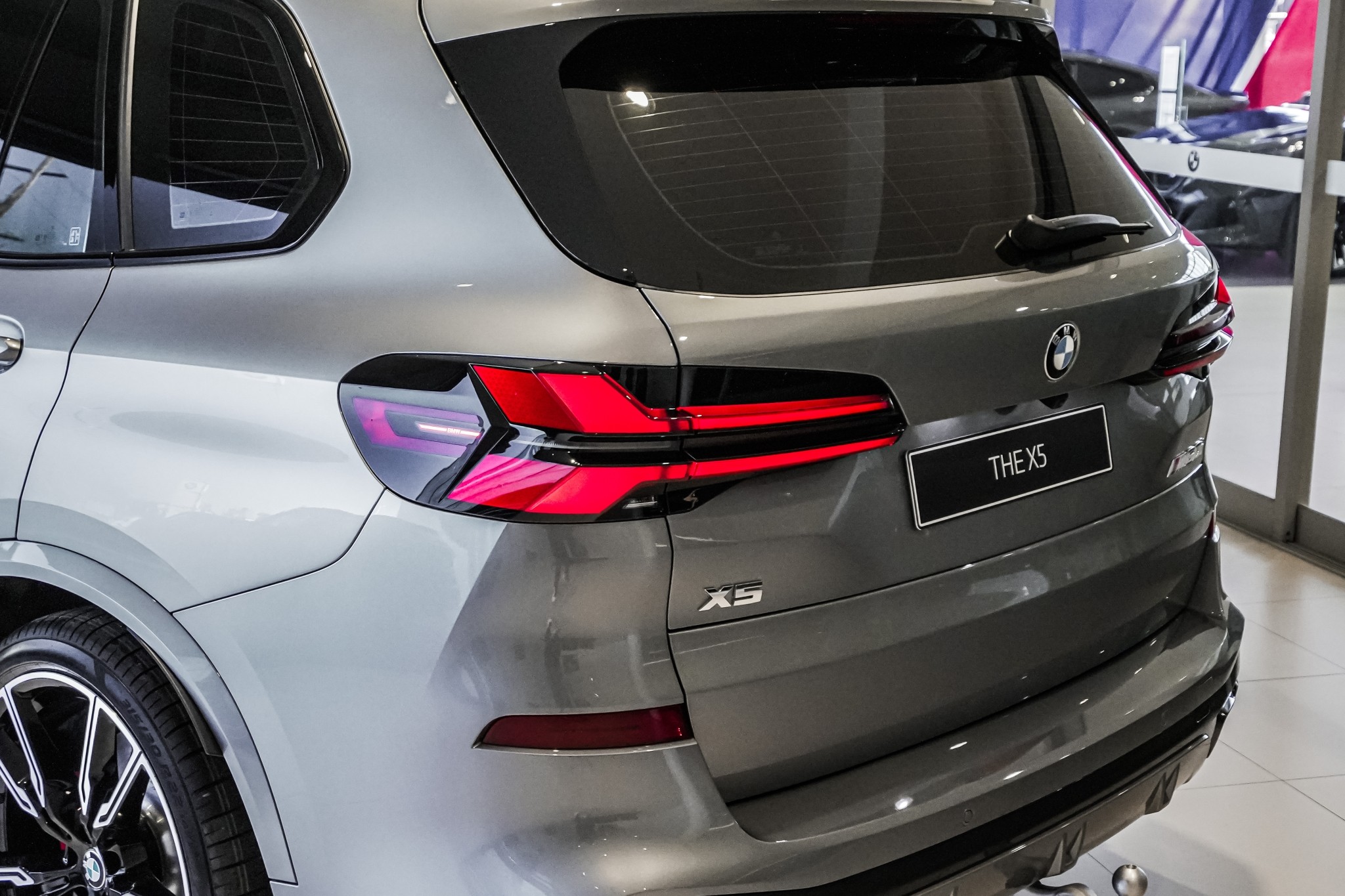 BMW X5 M60i