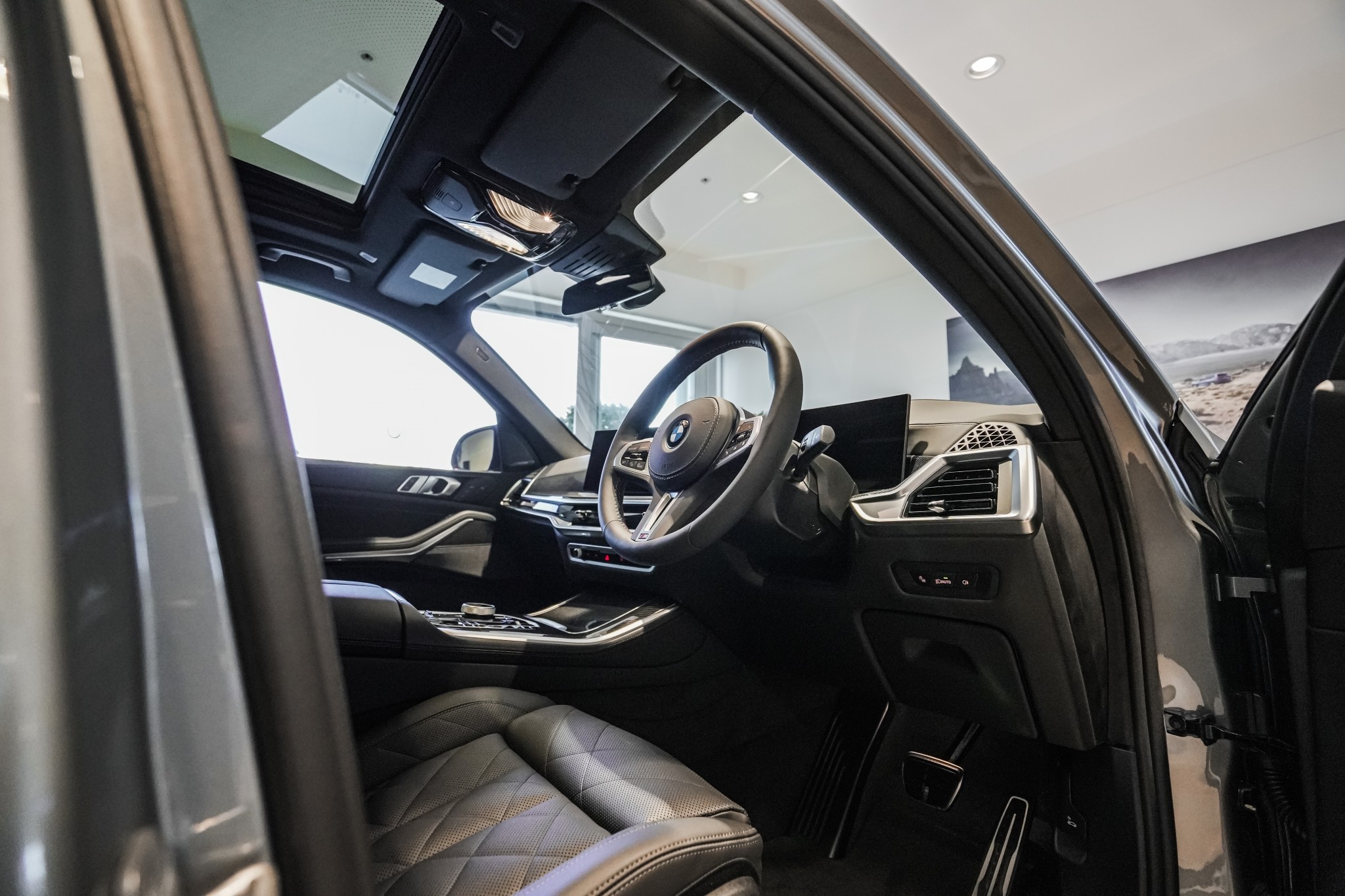 BMW X5 M60i