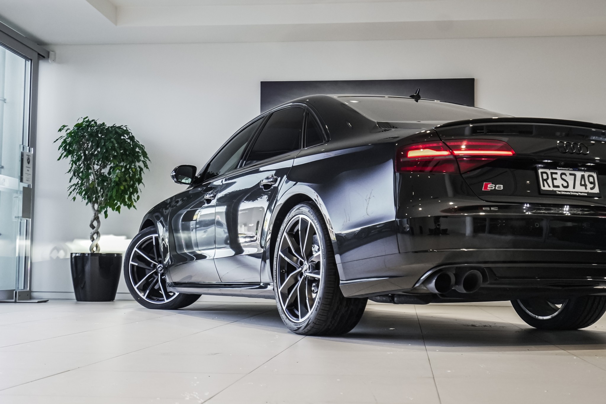 Audi S8 Plus 4.0P/4Wd/8At