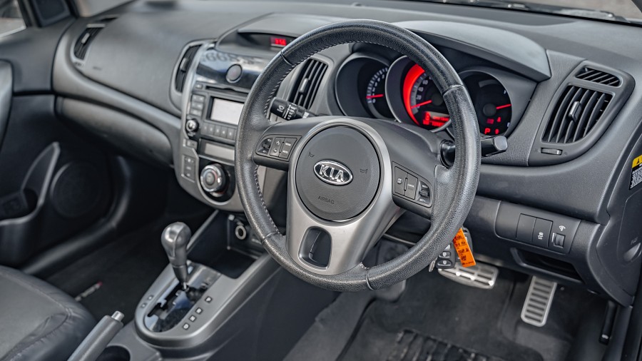 2010 Kia Koup 9