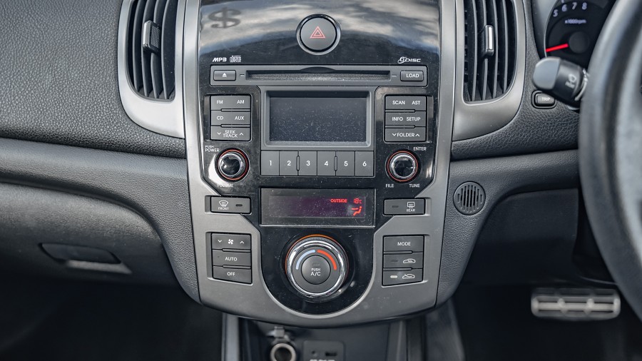 2010 Kia Koup 15