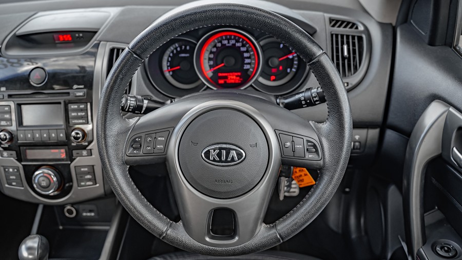 2010 Kia Koup 11