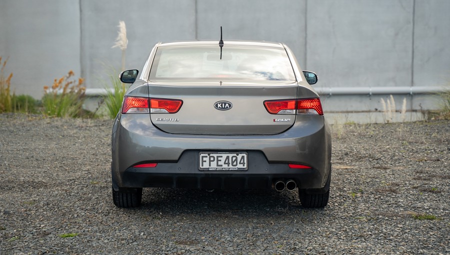 2010 Kia Koup 4