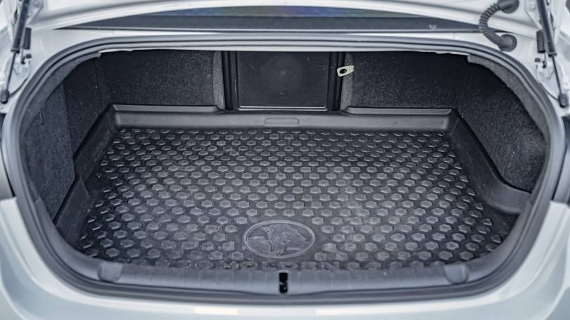 2017 Holden Commodore 18