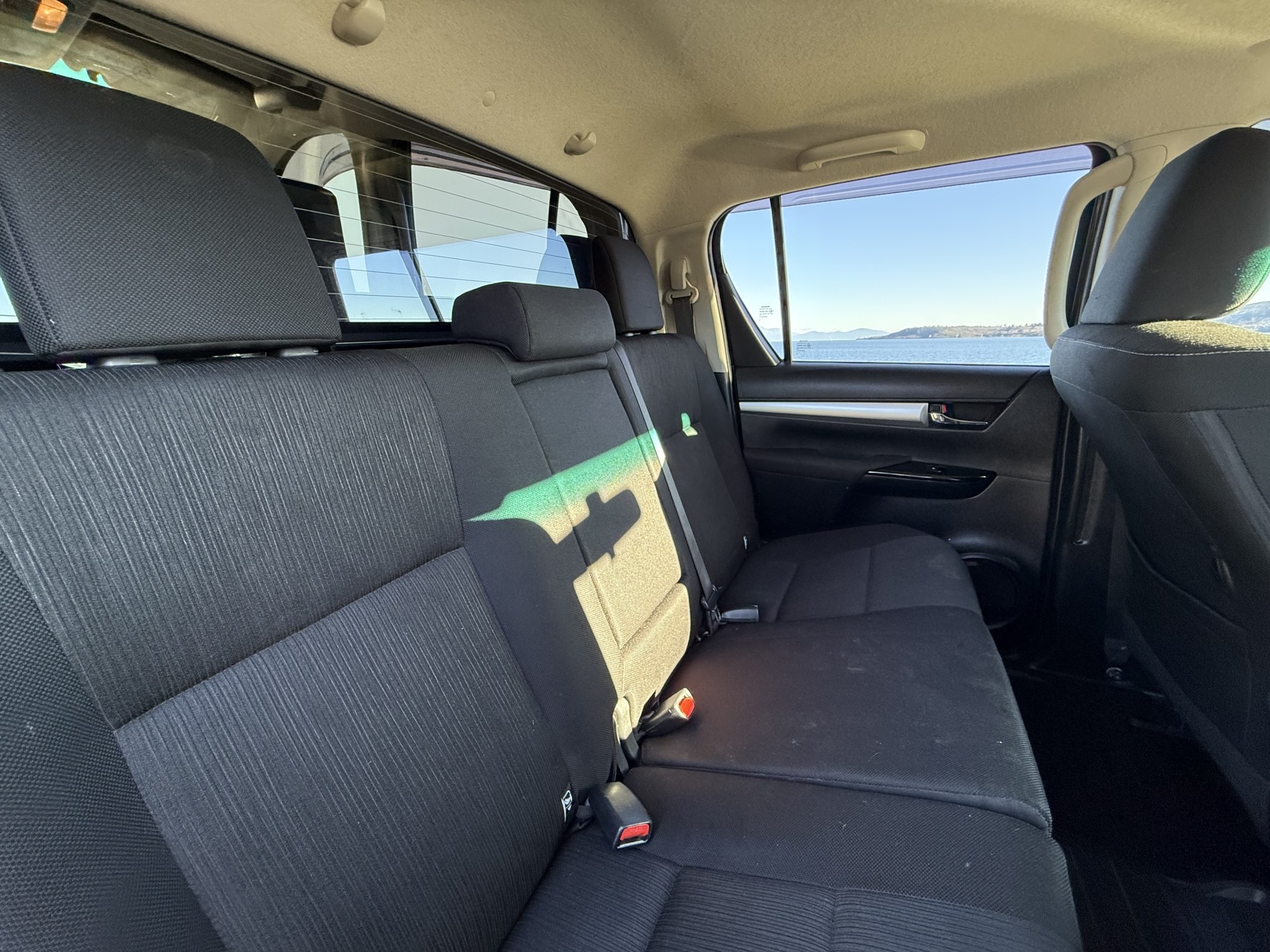 2015 Toyota Hilux SR5 TD DC 2.8D/4WD/6