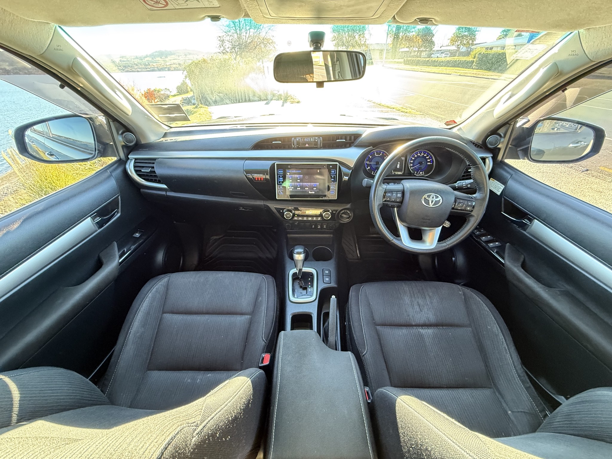 2015 Toyota Hilux SR5 TD DC 2.8D/4WD/6