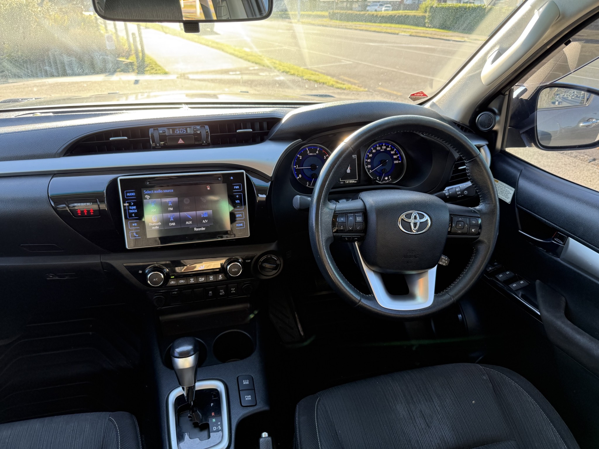 2015 Toyota Hilux SR5 TD DC 2.8D/4WD/6