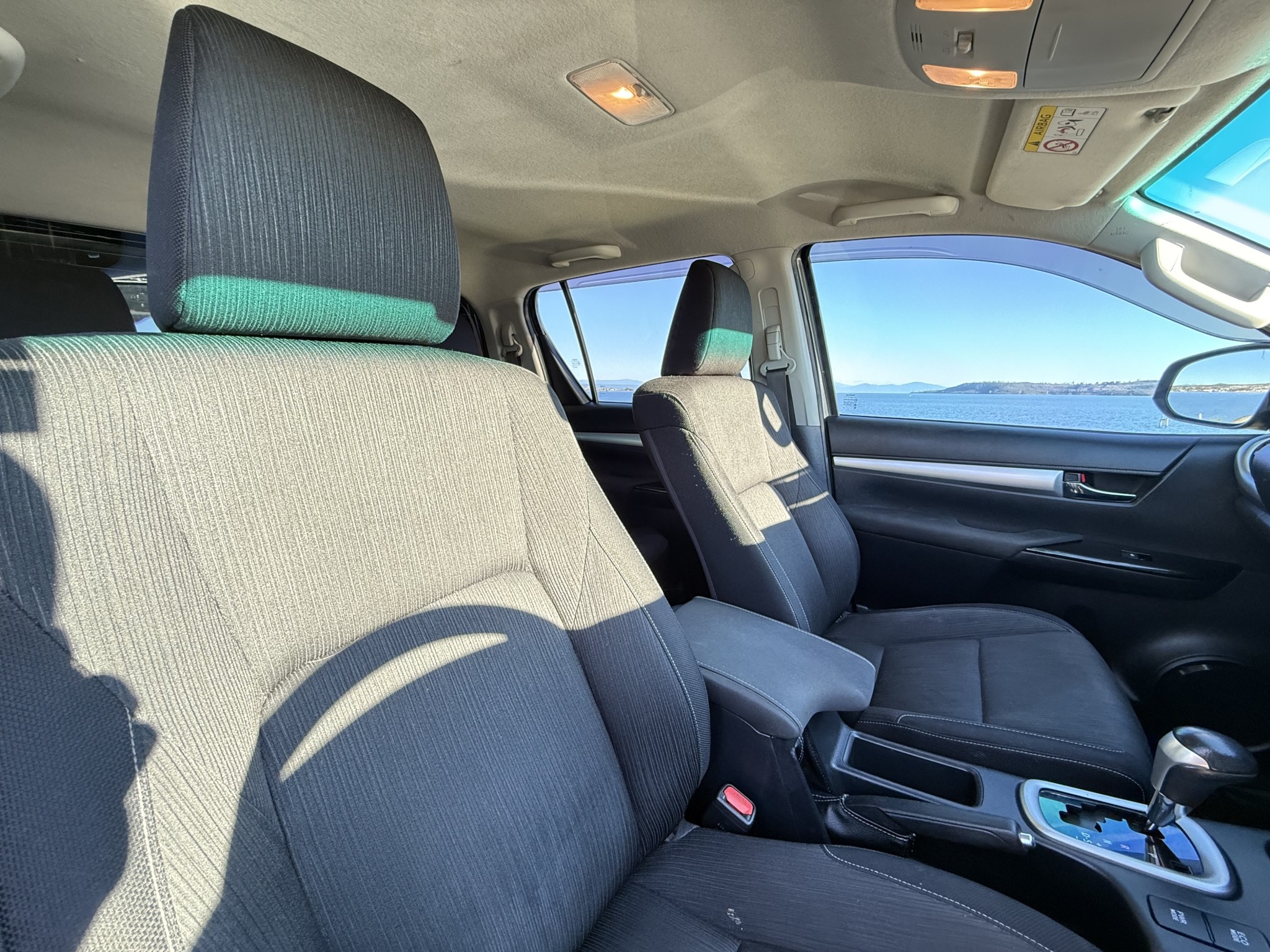 2015 Toyota Hilux SR5 TD DC 2.8D/4WD/6