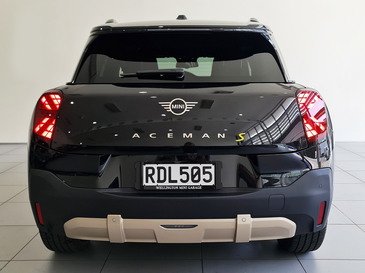 MINI Aceman SE Favoured