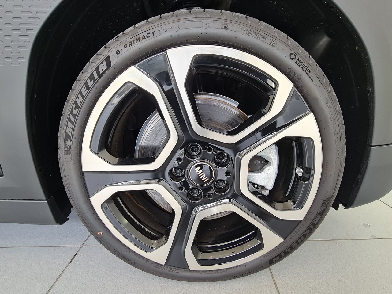 MINI Aceman SE Favoured