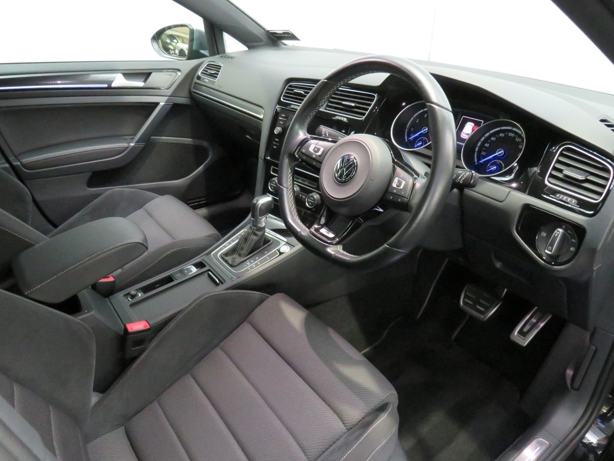 Volkswagen Golf R 228KW