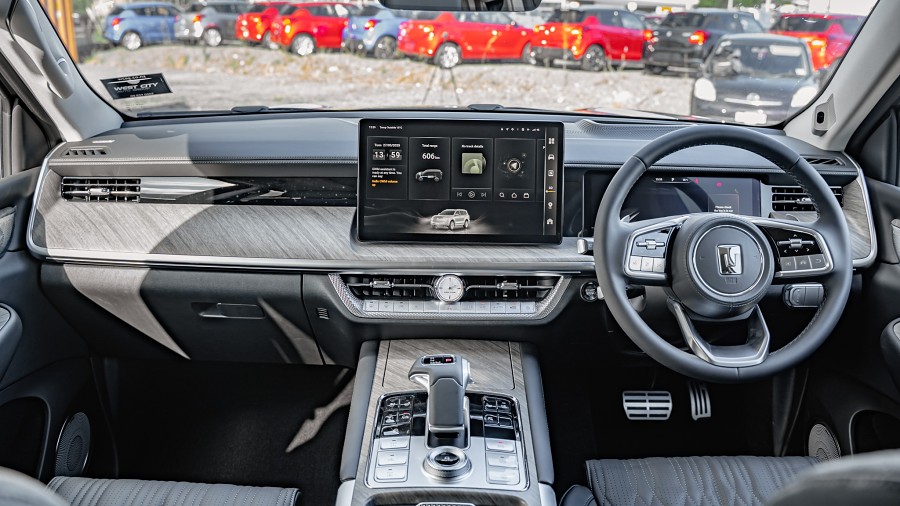 2025 GWM Tank 500 10