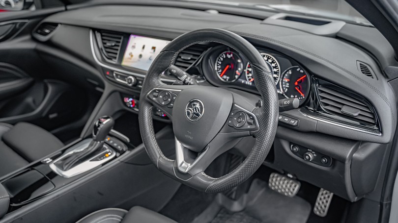 2018 Holden Commodore 9