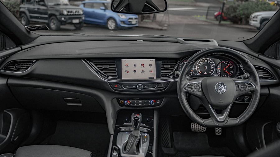 2018 Holden Commodore 10