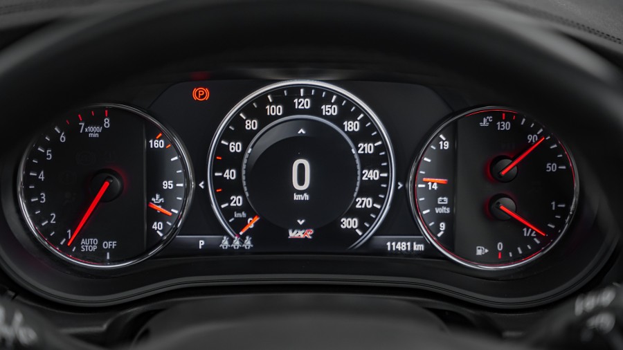 2018 Holden Commodore 12