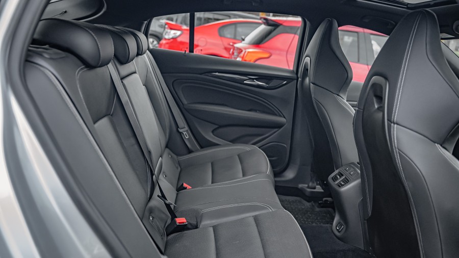 2018 Holden Commodore 16