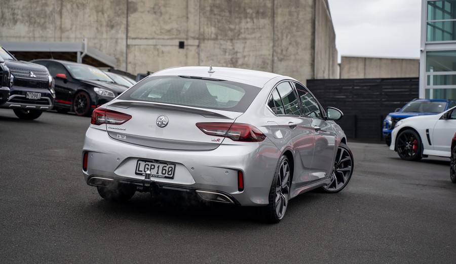 2018 Holden Commodore 2