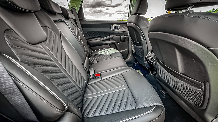 2025 Kia Sorento 16